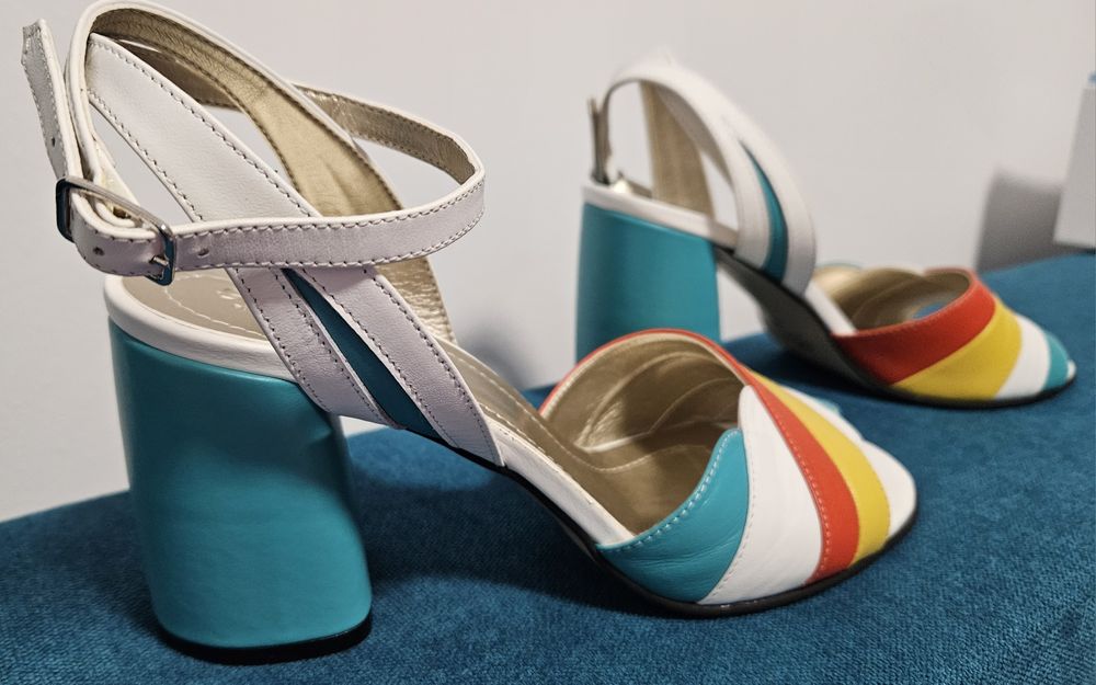 Sandale piele noi mărimea 38