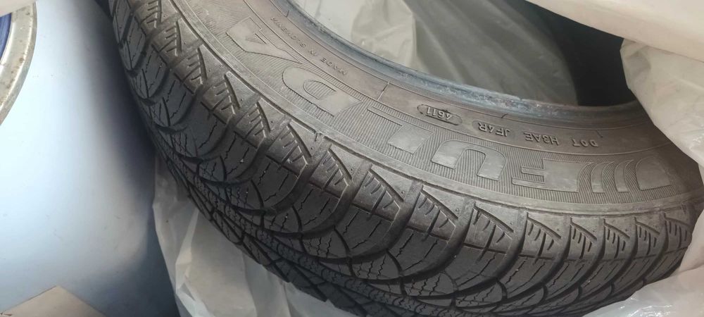 Зимни гуми 195,65,15,втора употреба