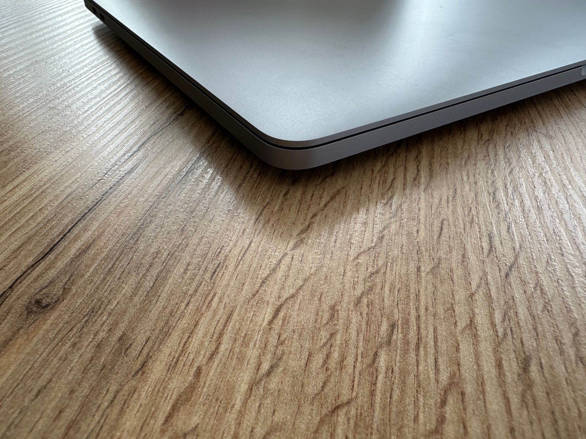 MacBook Pro 13" M2 Chip 8-Core CPU, 10-Core GPU, 8 RAM, 512 SSD