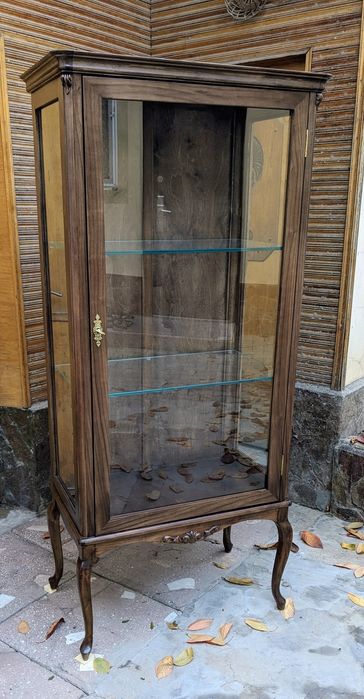 Две антикварные Витрины после качественной реставрации на выбор.