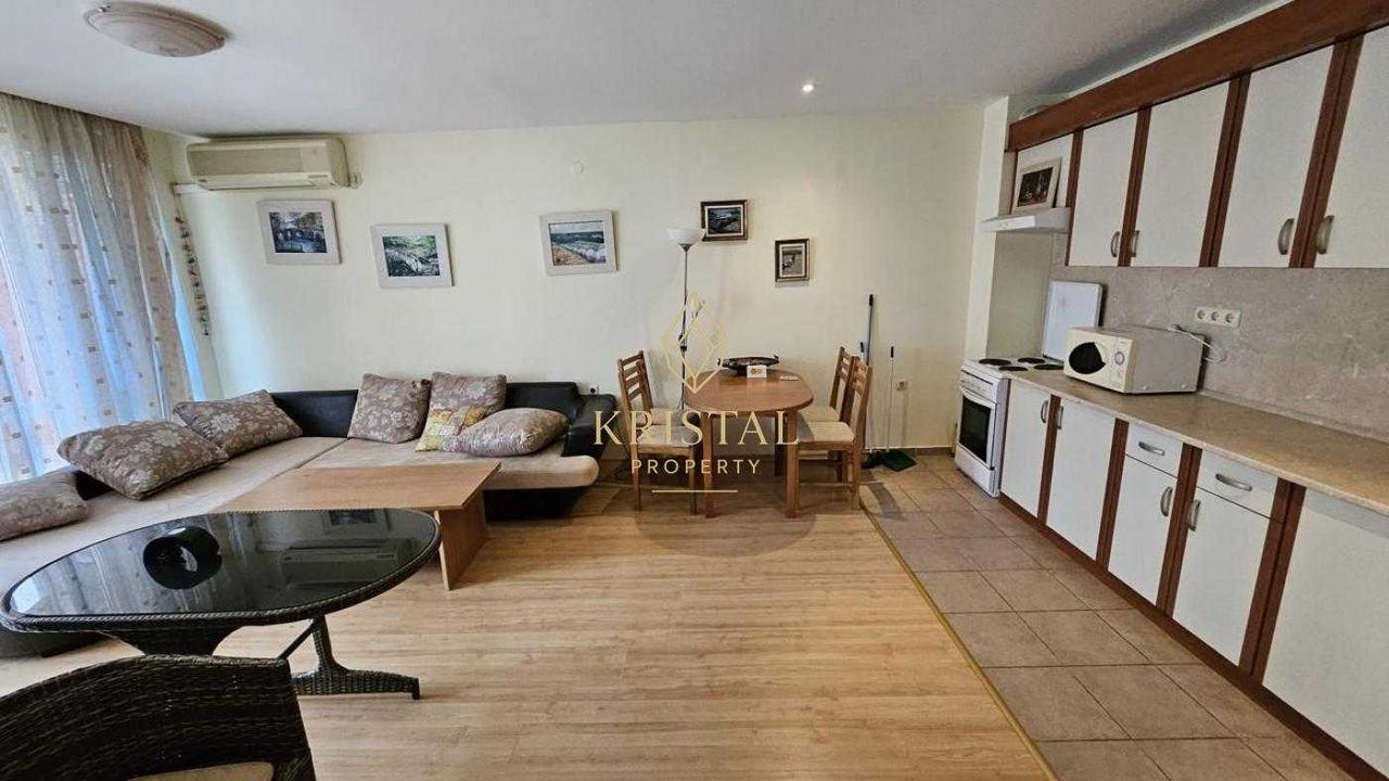 Продава се Двустаен апартамент в Свети Влас - 67 кв.м за 1150 €/кв.м - Снимка #2