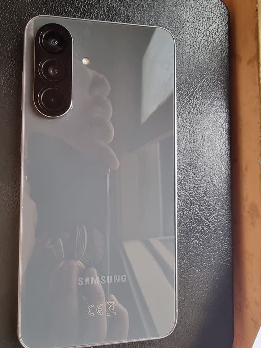 Samsung A56 5G, 128 memorie, 8+8 RAM