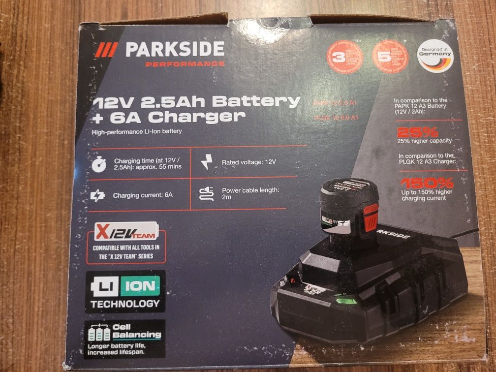 Батерия и зарядно устройство Parkside  12 волта Xteam
