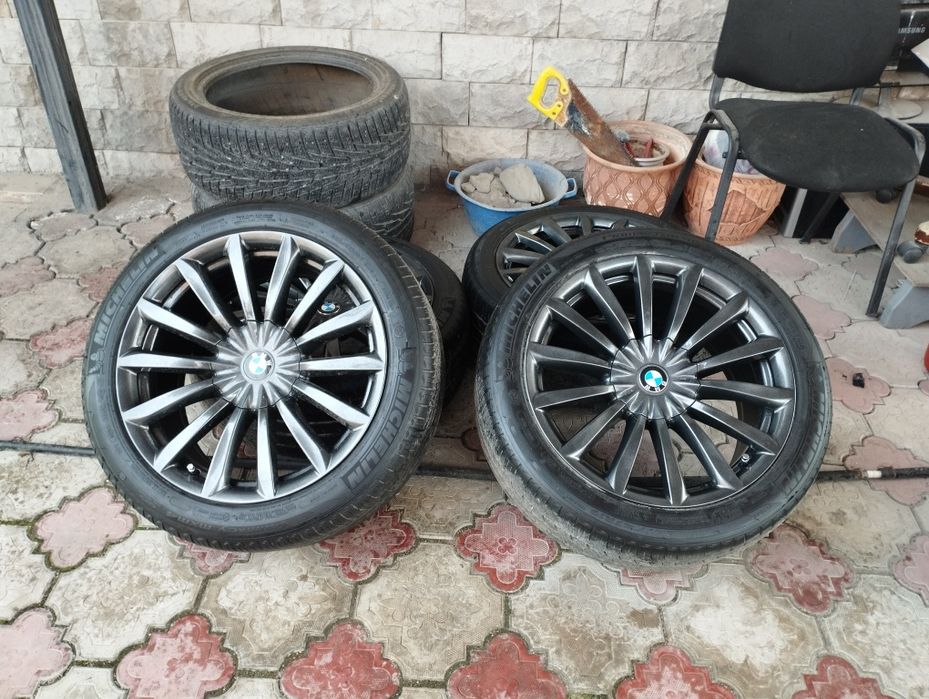 245/45 R19 продам диски с шиной для БМВ