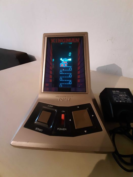 Ретро електронна игра TOMY Kingman – Работи, с оригинално зарядно
