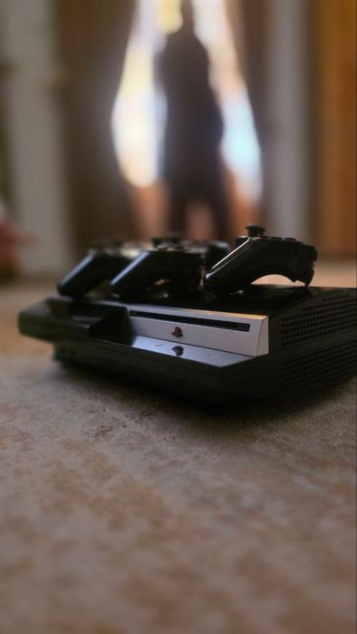 Ps3 sotiladi pamit 500gb aybi yo plomba ochilmagan