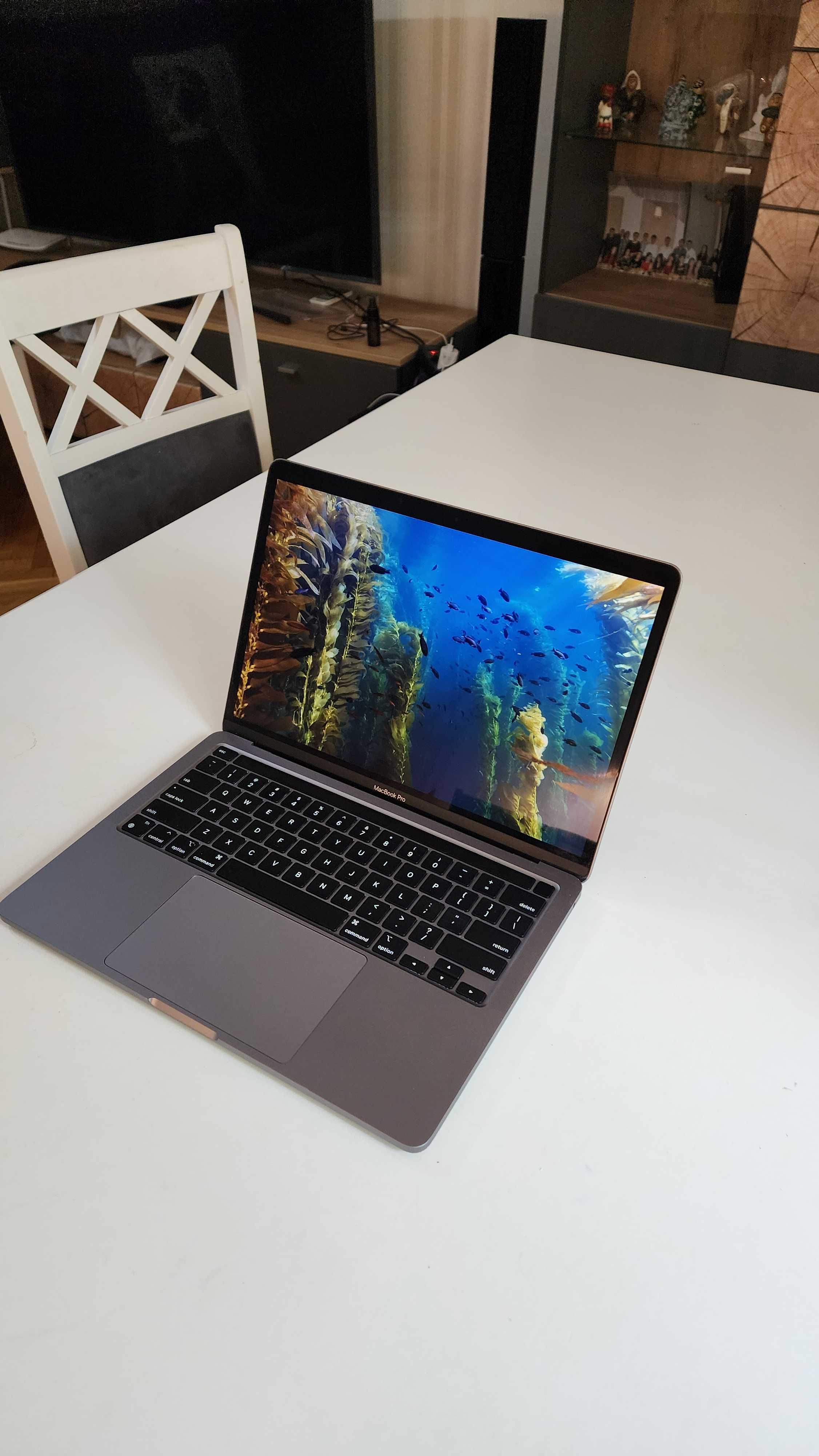 Macbook Pro M2 2022