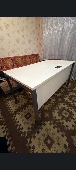 Продам стол. Состояние нового.