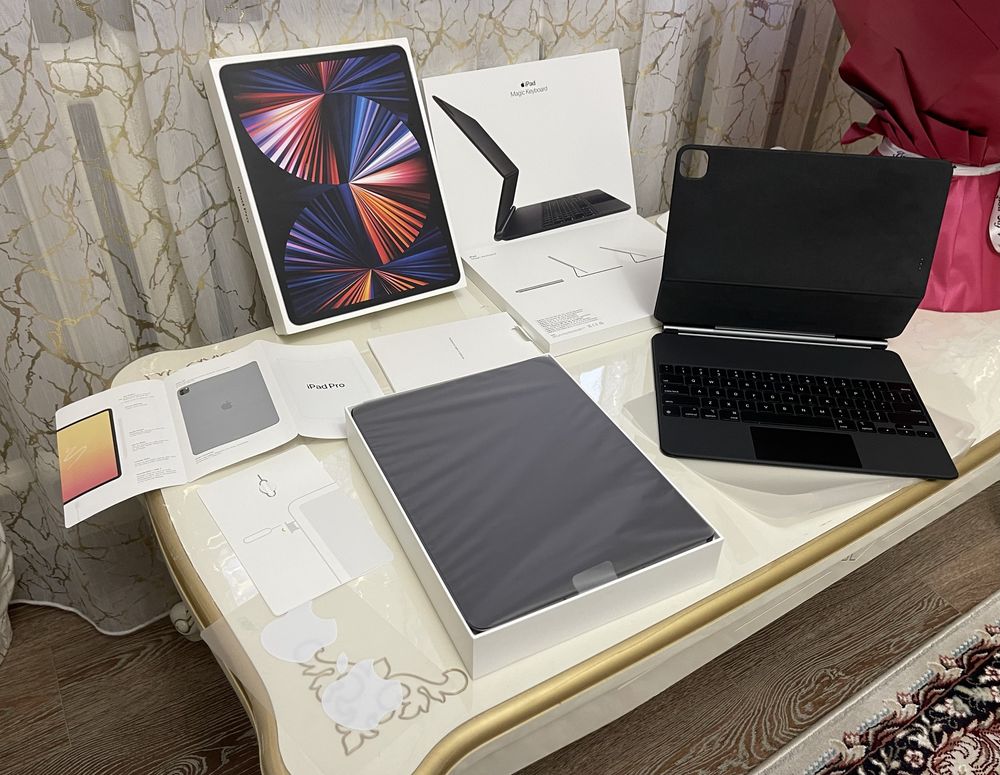 Топовый iPad Pro 12,9/ Wifi +Sim/ Magic KeyBoard в поадрок