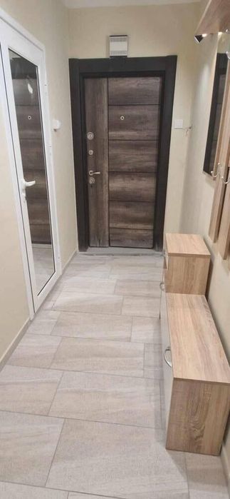 Дава се под наем Двустаен апартамент в Бургас, Славейков - 59 кв.м за 382.5 € - Снимка #1