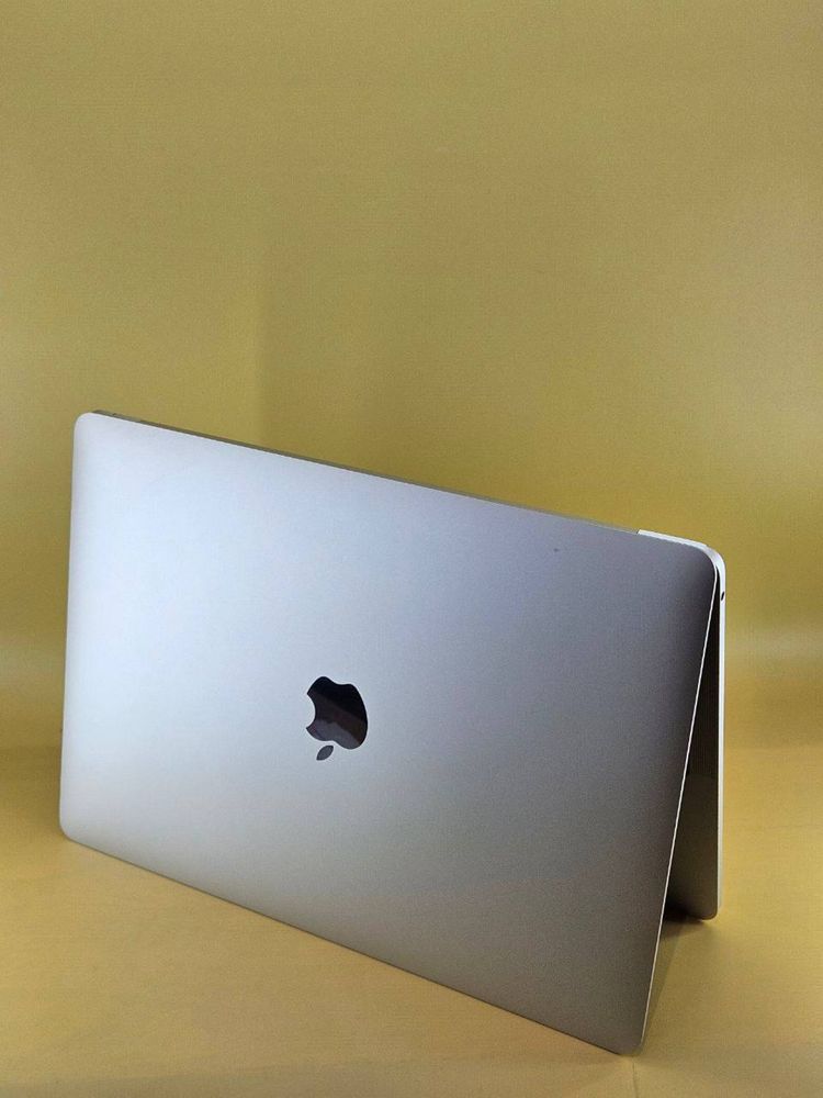 Macbook Pro M1 8/256GB