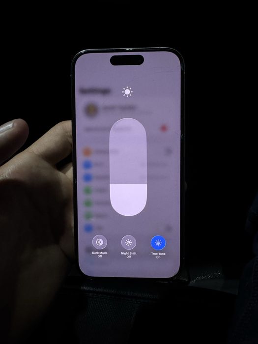Iphone15 pro Natural titan LLA 87