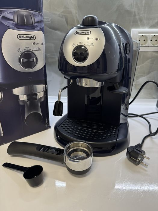 Espressor manual Delonghi spumare Nou