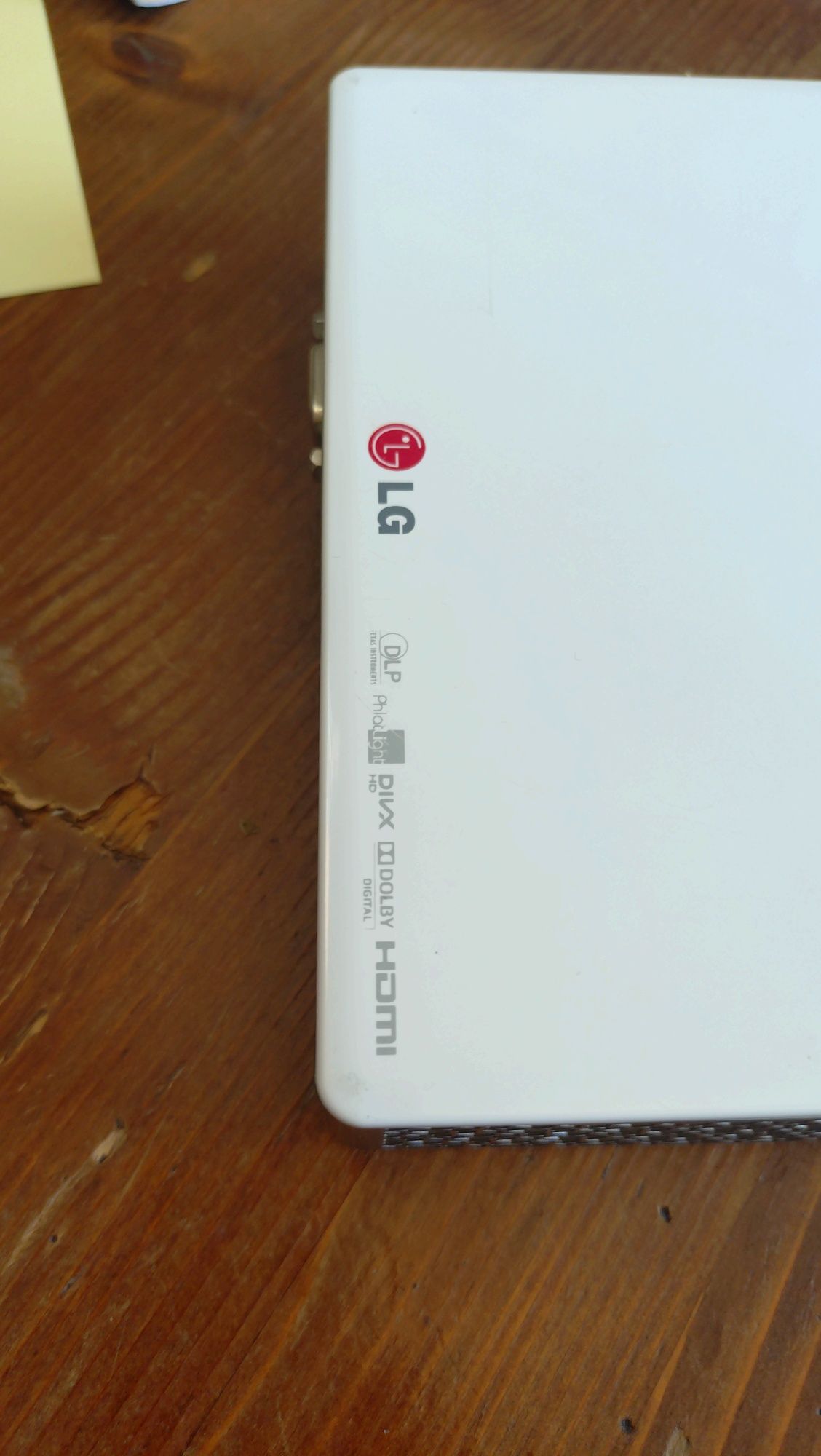 Портативен проектор LG PB60G
