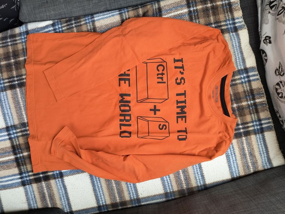 Дрехи за момче 9 до 10 год, 134-140 см блузи, 1 чифт дънки