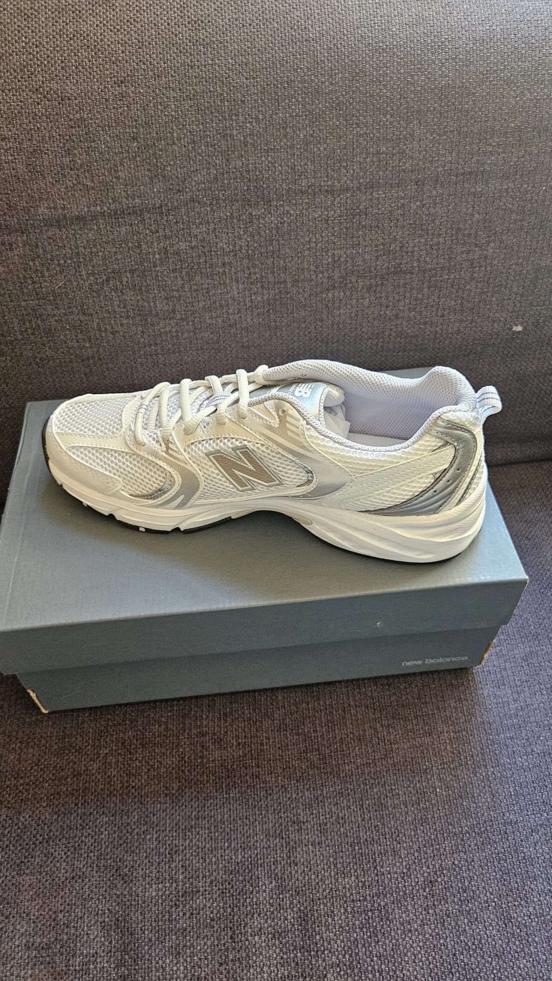Adidași New Balance 530