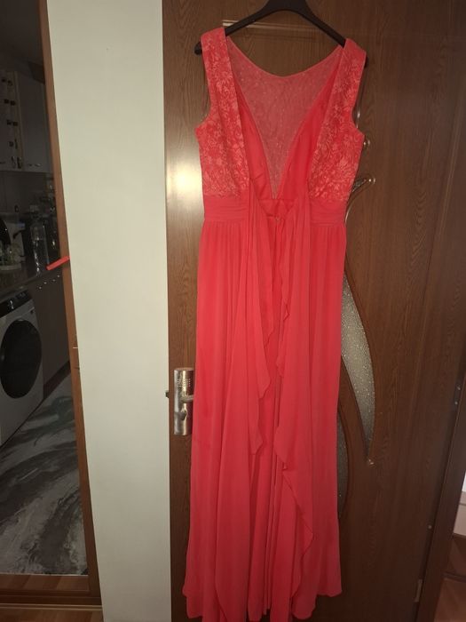 Rochie de seara cu un croi deosebit