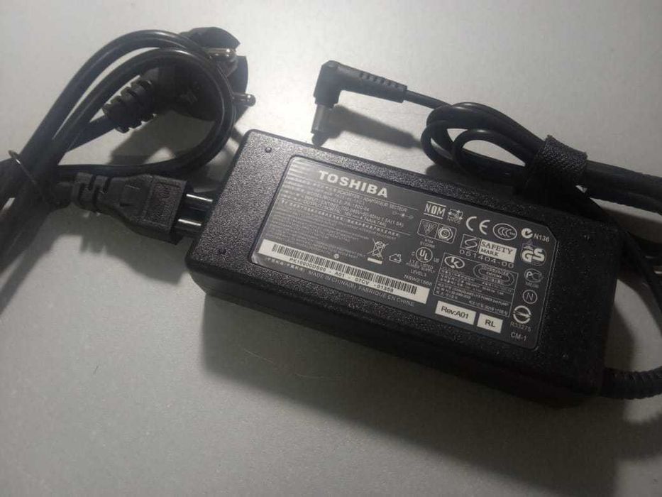 зарядка на ноутбук Toshiba, зарядка для ноутбука Toshiba оригинал 90w
