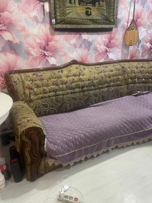 Продам угловой диван потютьков с креслом вместе