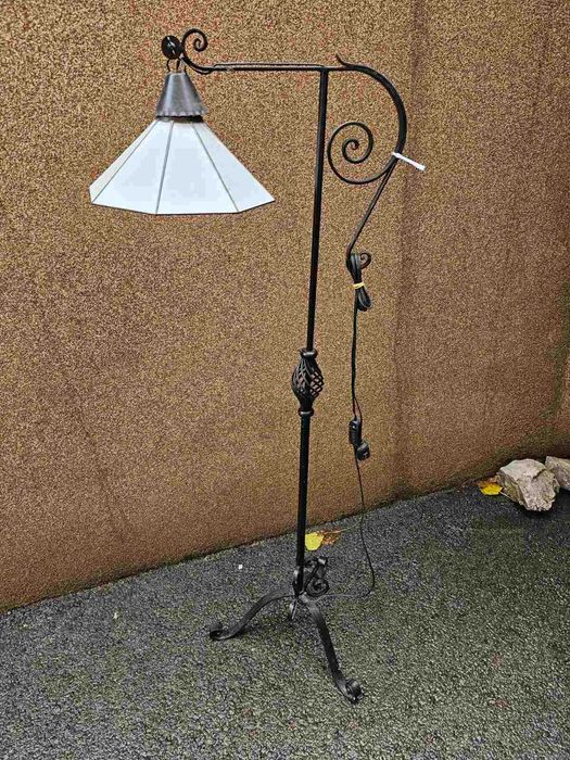 Конзолна витрина в стил Рустик