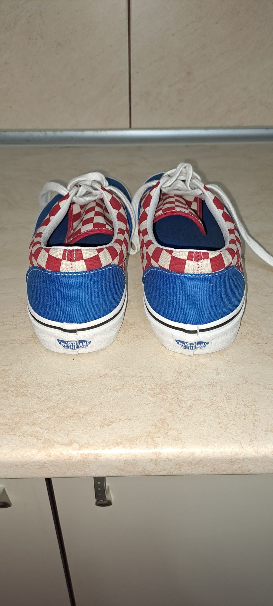 Vand tenisi VANS 42.5 din UK