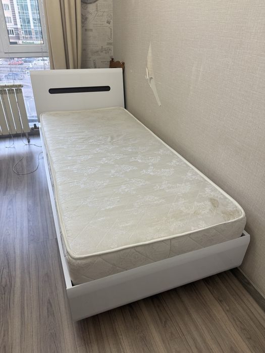 Продам кровать б/у