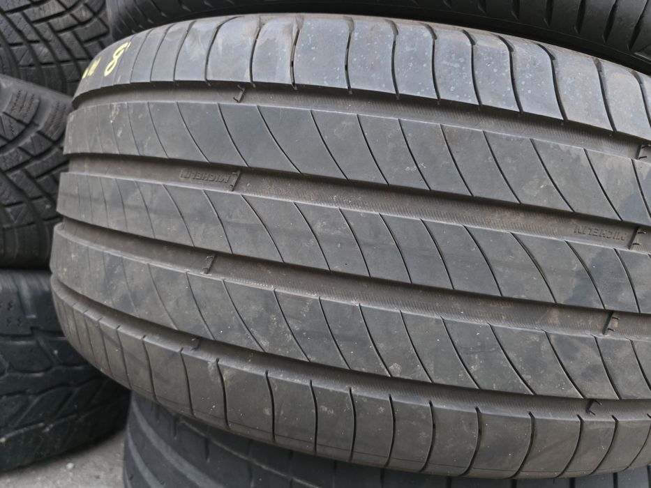 2бр Летни гуми 235 40 18 - Michelin