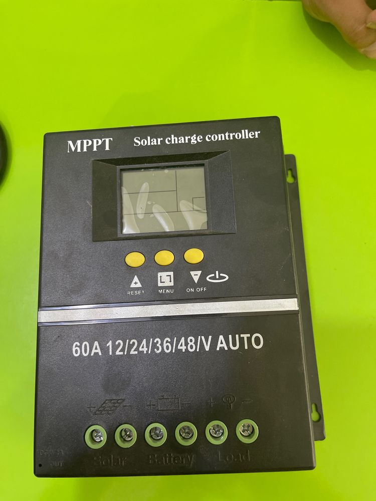 MPPT 60A контролер 
Контроллер Солнечной Зарядки(60A)