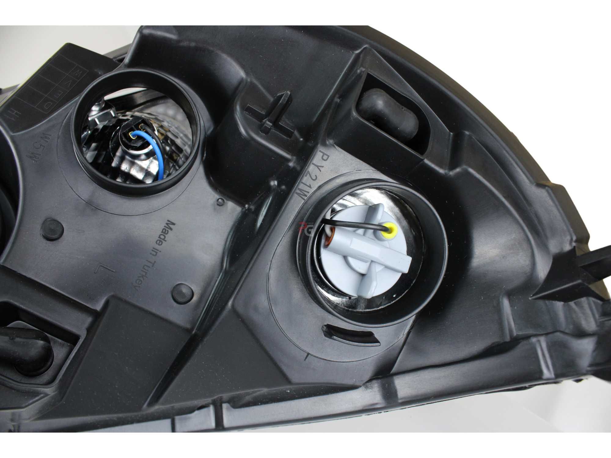 Faruri Far Renault Master 2010+  stanga - dreapta cu motor
