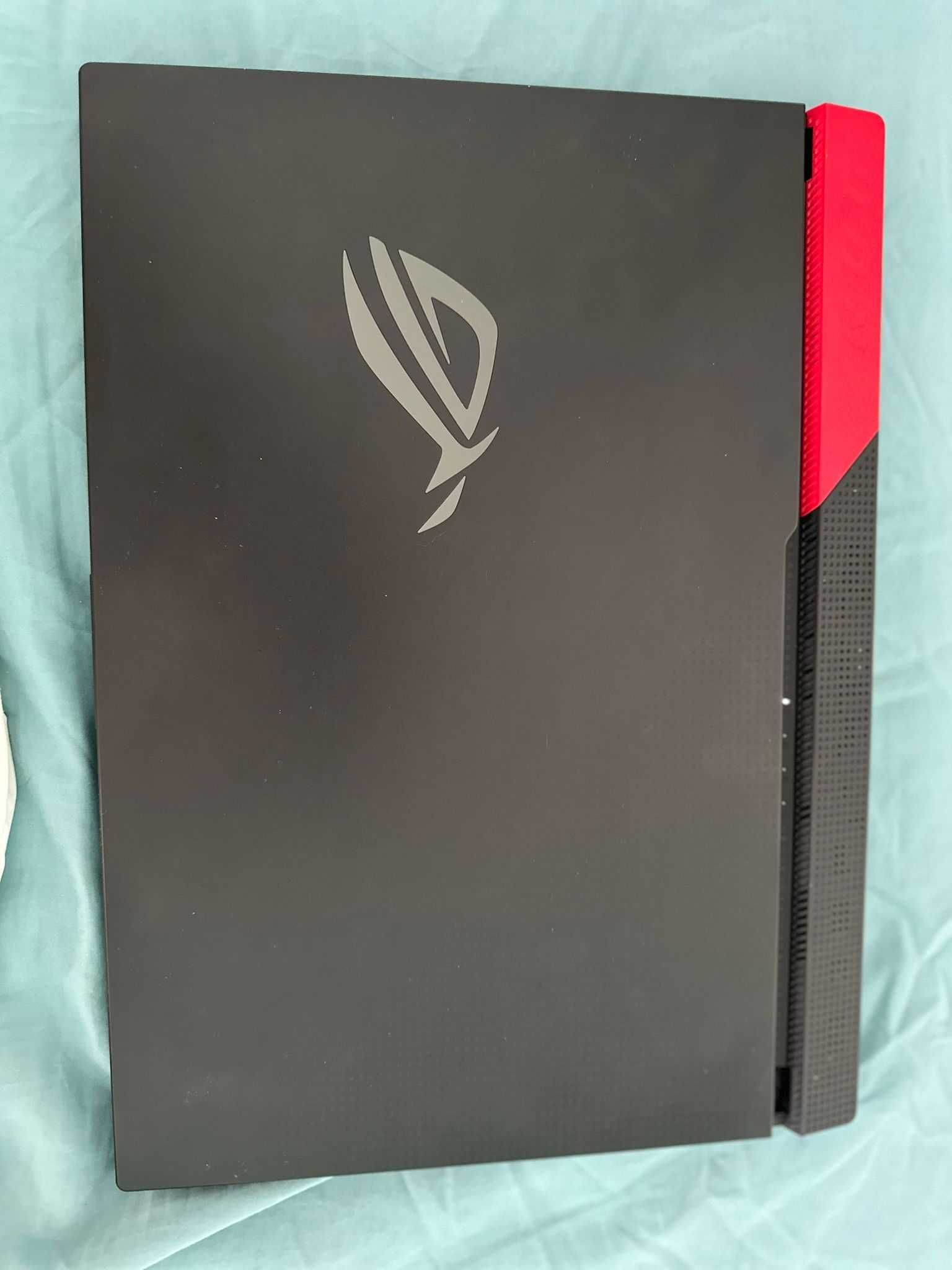 Vând Laptop ASUS Gaming 15.6'' ROG Strix G15 G513QM 2022