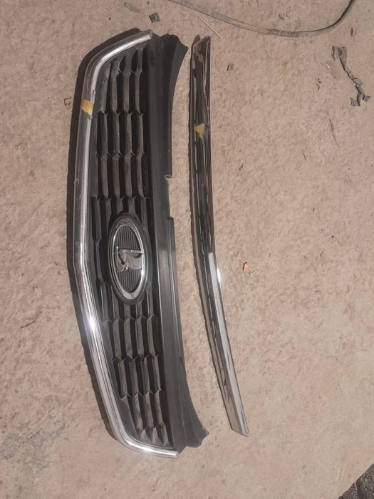 Приора решетка и никель капота. Генератор корпус.