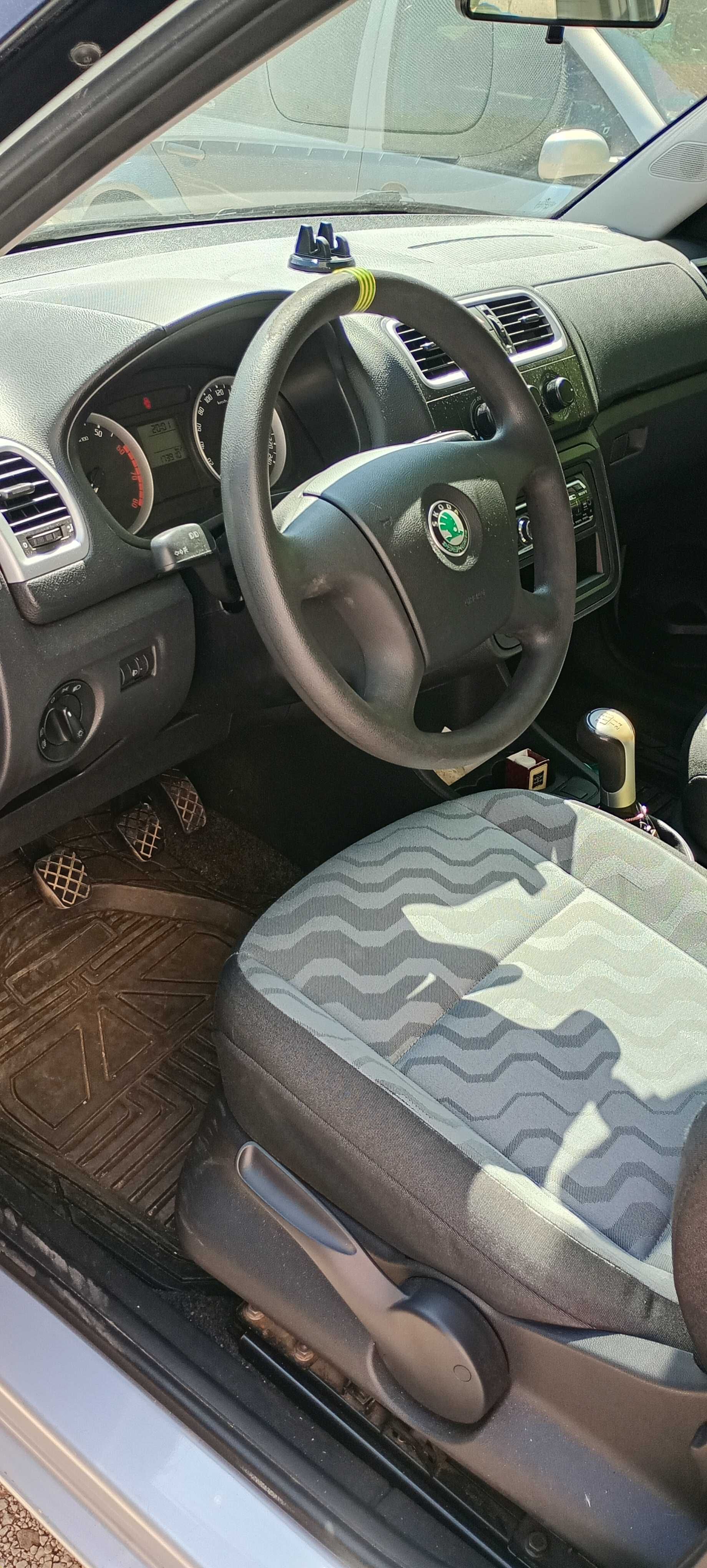 Продавам Skoda Fabia 1.2