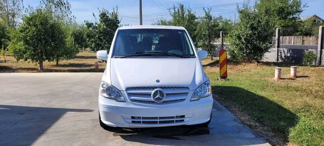 Vând Mercedes vito 2013 8+1 locuri propietar