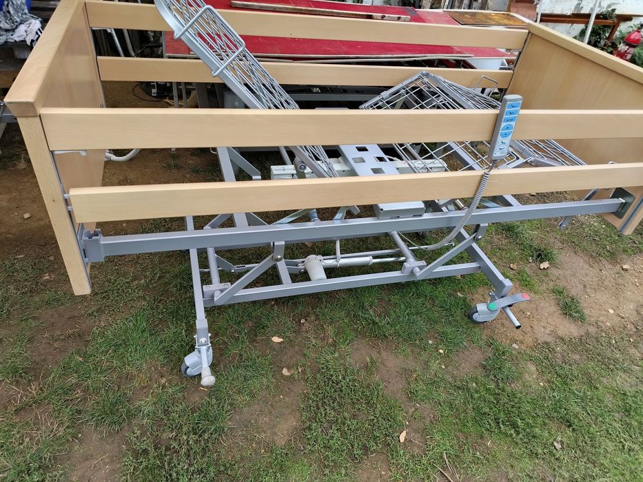 Електрическо болнично легло, топ състояние!