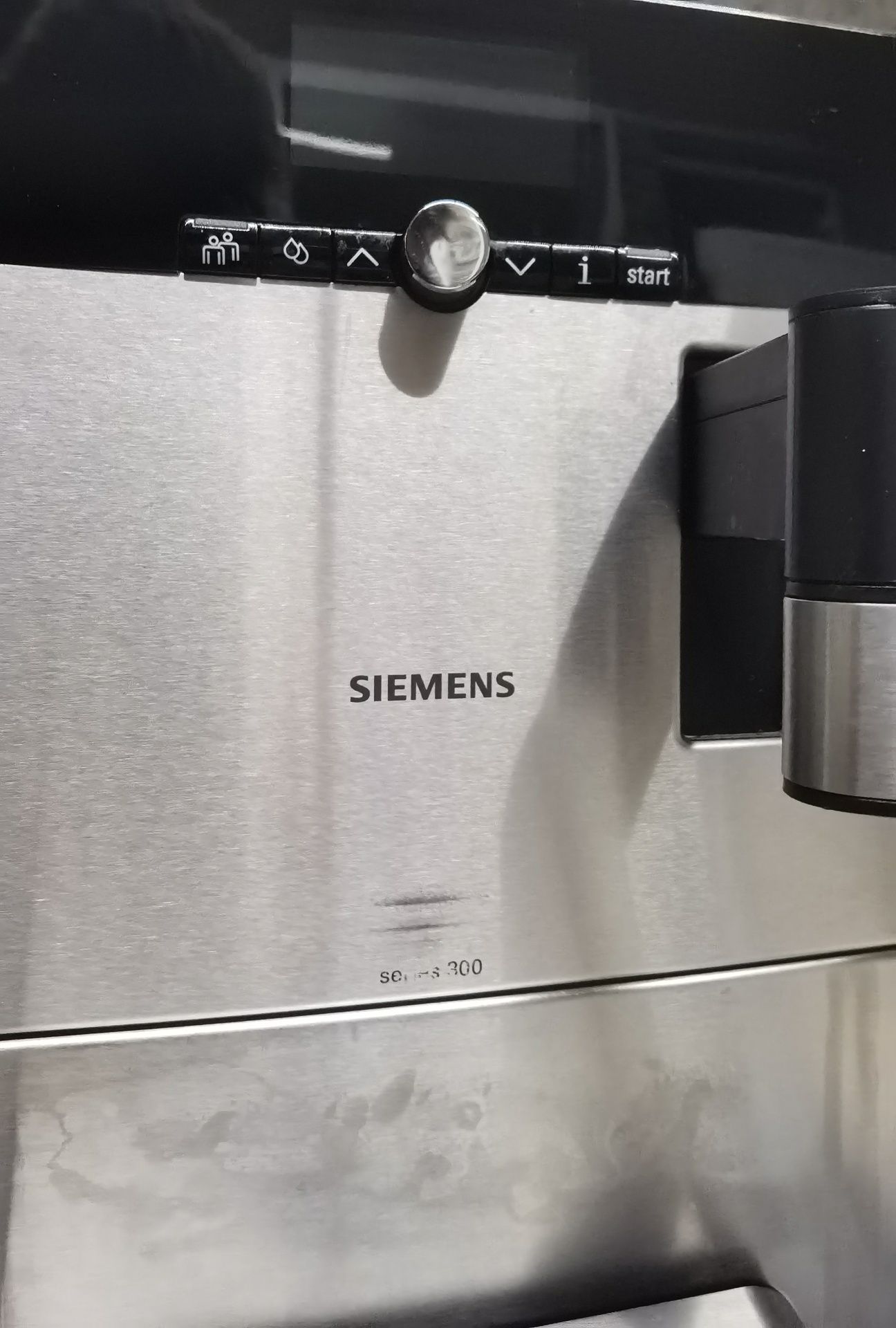 Кафемашини Bosch VeroAroma 300 и Siemens EQ8 Series 300