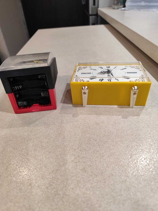 2 бр кварцови часовника НЕ работещи