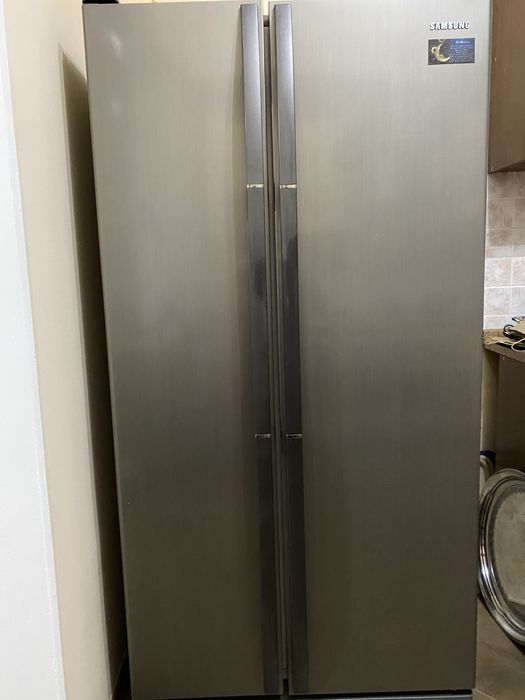 Холодилькик Samsung