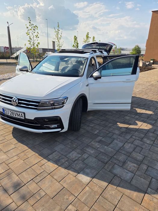 Volkswagen Tiguan Stare excelenta de funcționare.Revizii făcute la zi.Pachetul R -line .