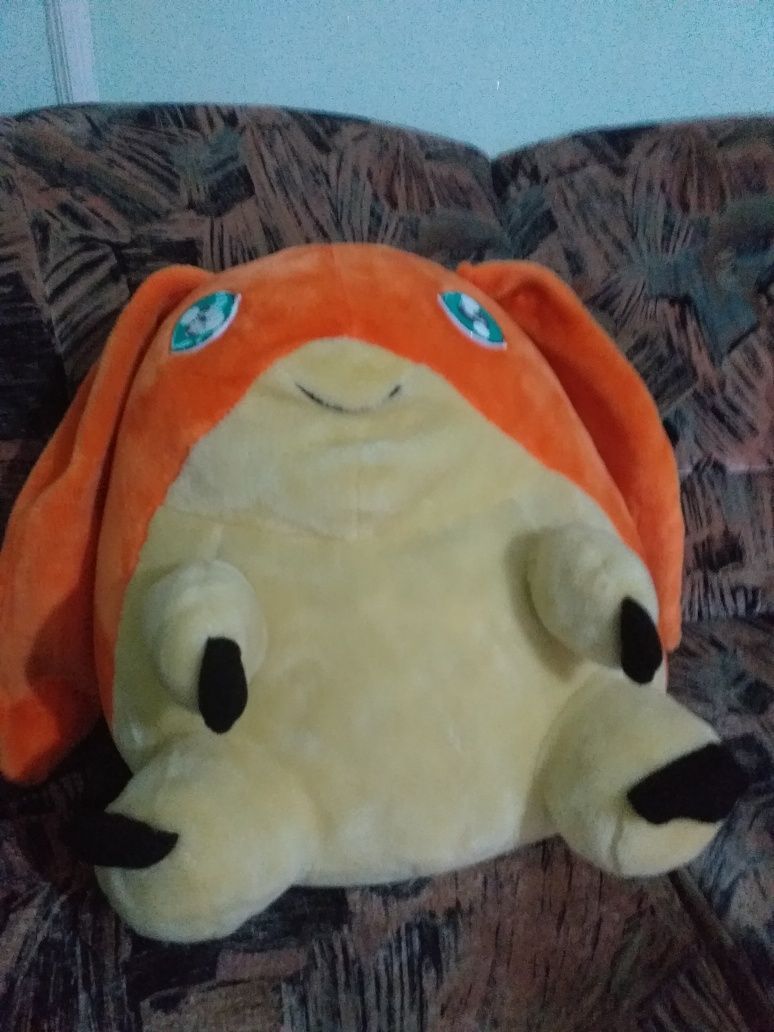 Picachu mare plush