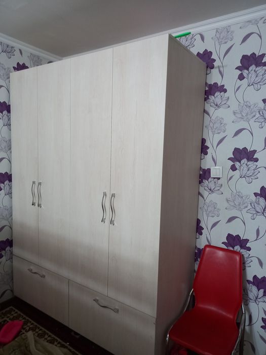 Продам шифоньер для одежды