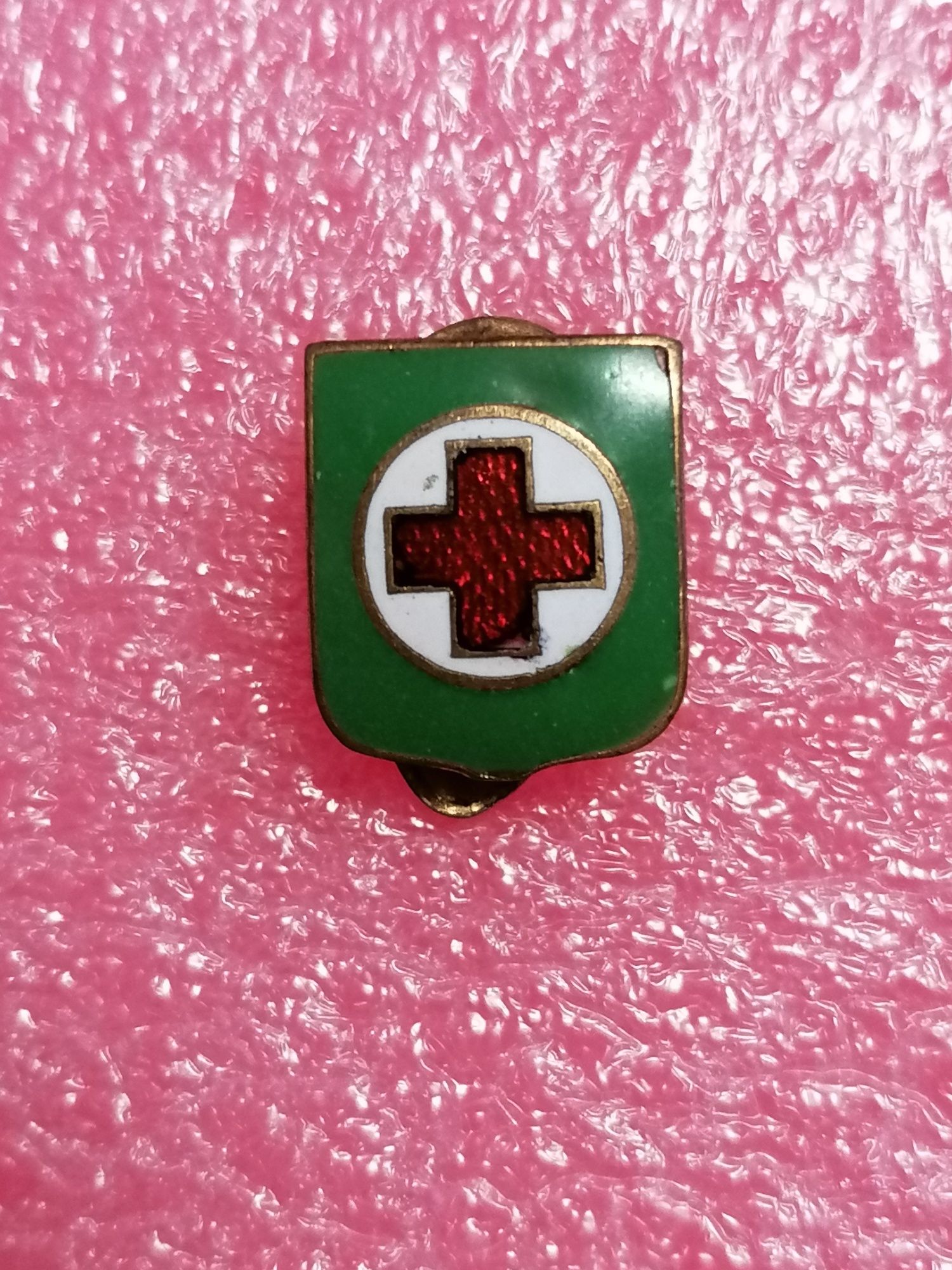 Insigna Cruce roșie, sanitara, medicina.