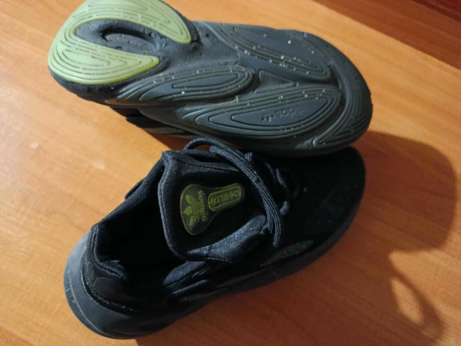 маратонки Adidas