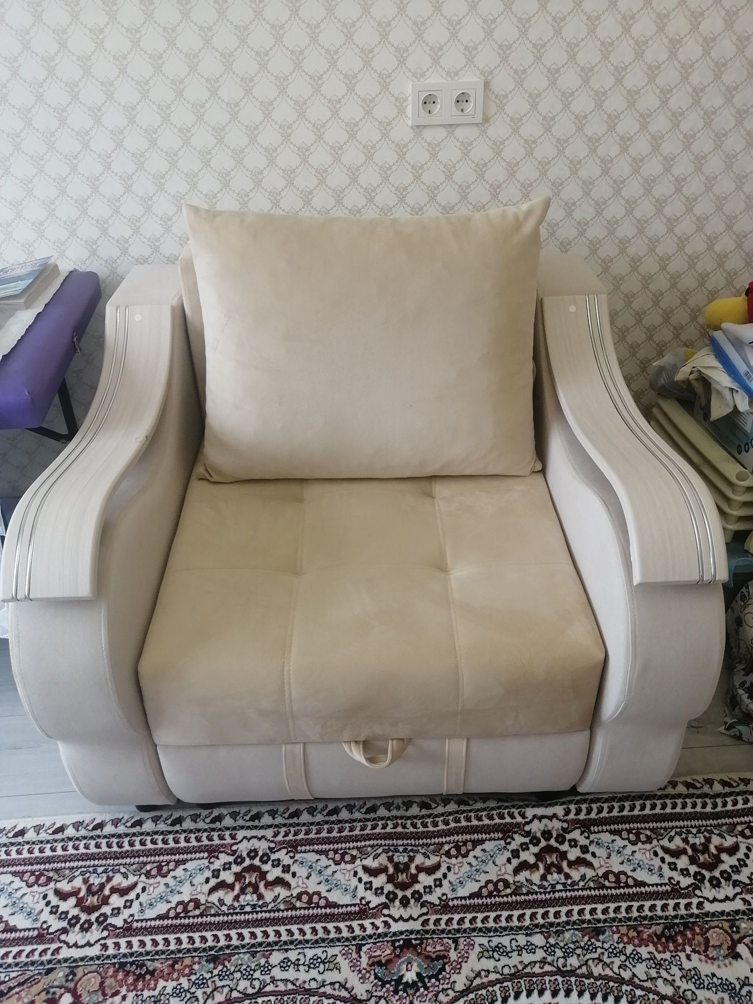 Продам красивое кресло-кровать, антивандальная ткань