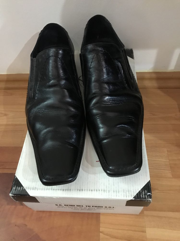 Vand pantofi piele