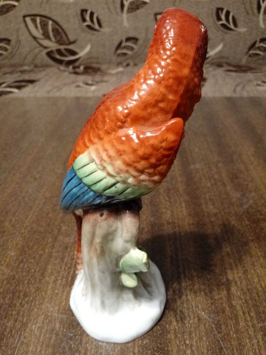 порцеланов папагал