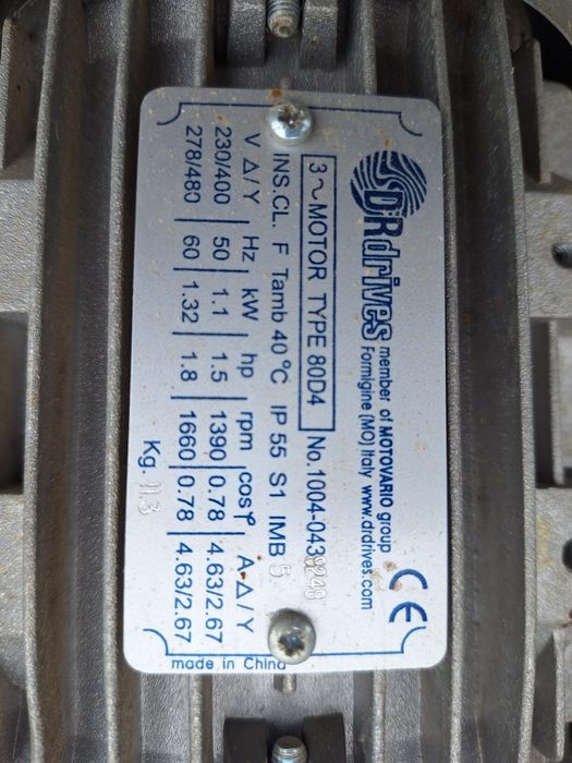 Vând motoare cu reductor