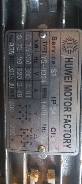Motor electric cu reductor