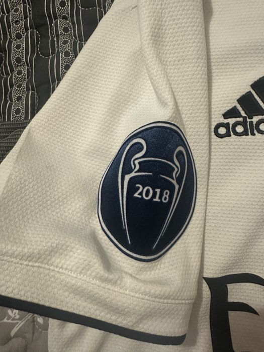 Оригинални футболни тениски Real Madrid, Chelsea, Colombia размер S