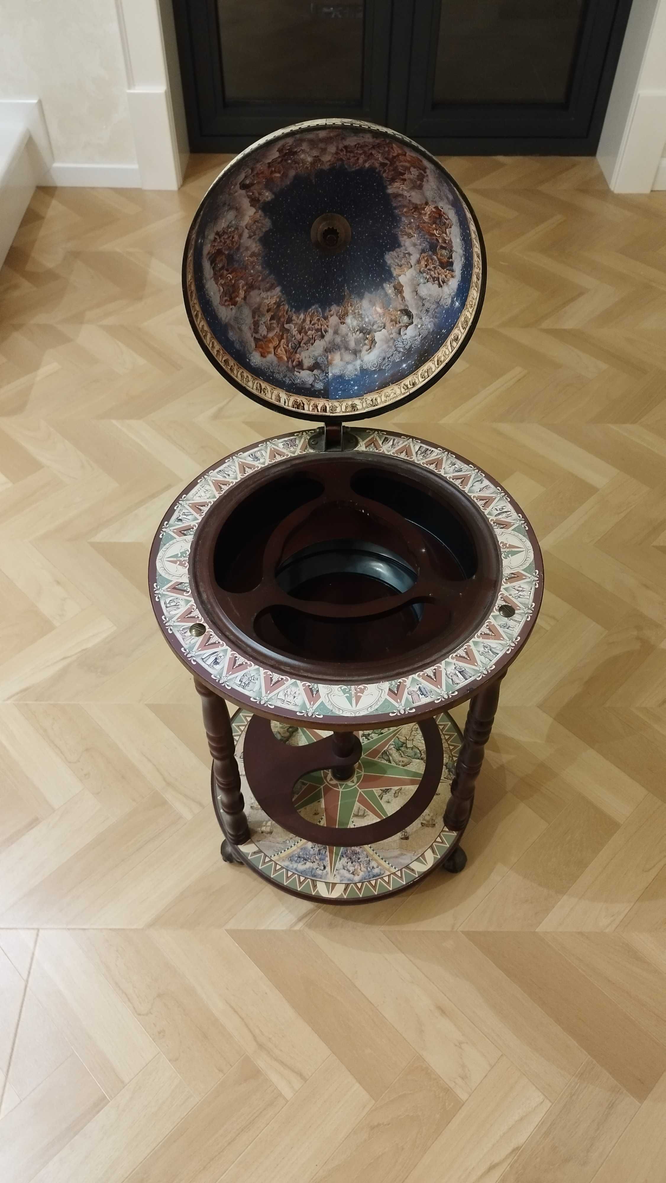 Продаётся - Напольные глобус - бар
