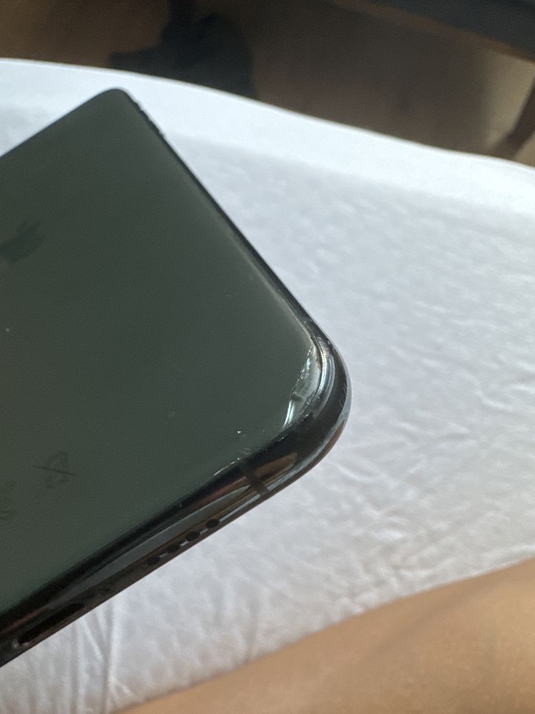 iPhone 11 pro max64 gb green